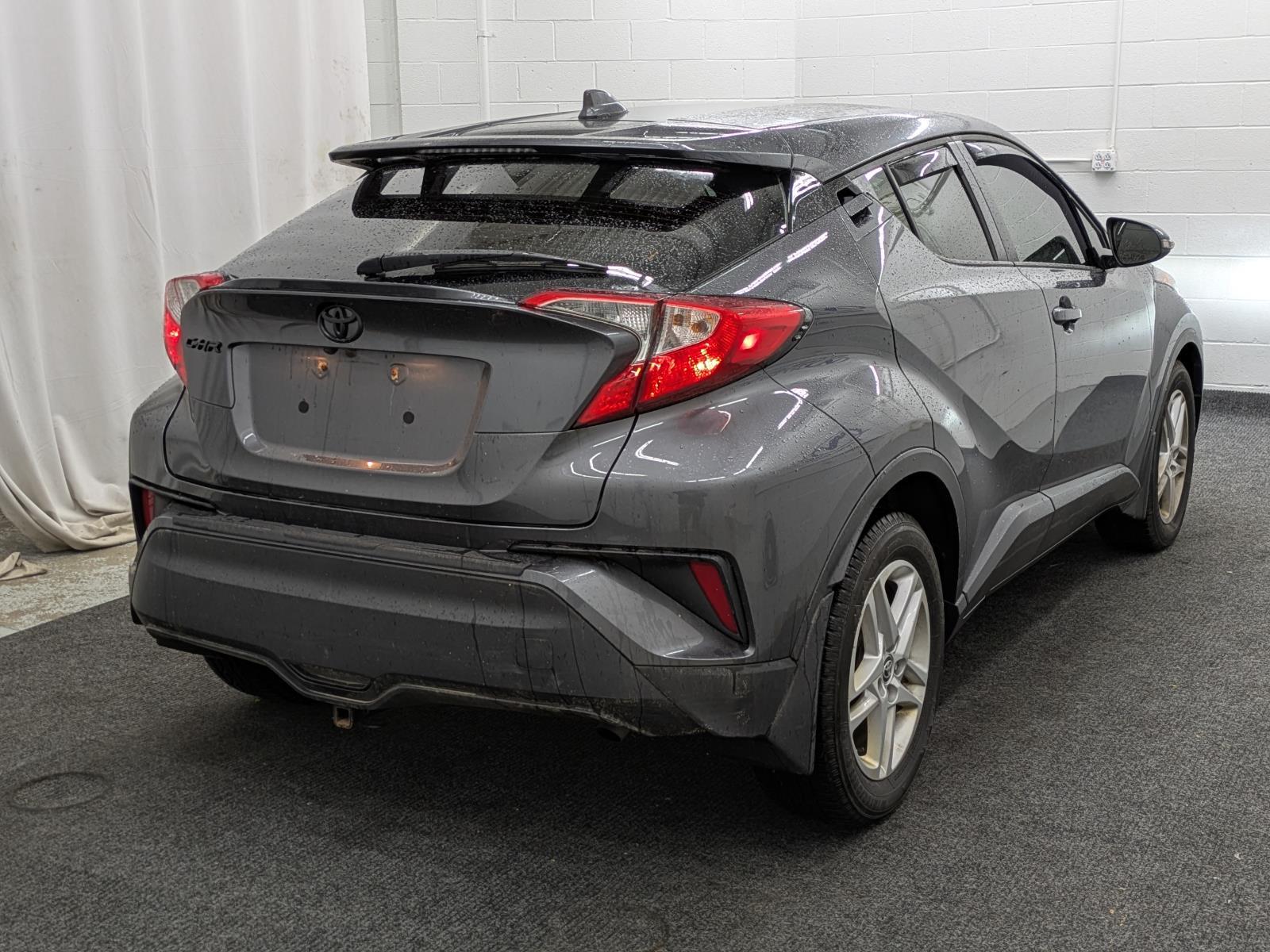 2020 Toyota C-HR LE photo 2