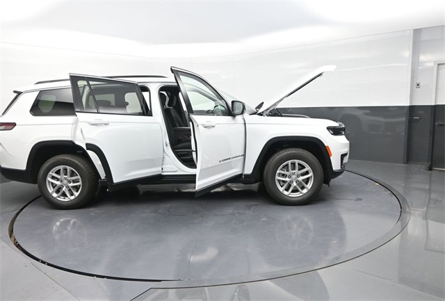 2025 Jeep Grand Cherokee Laredo X photo 31
