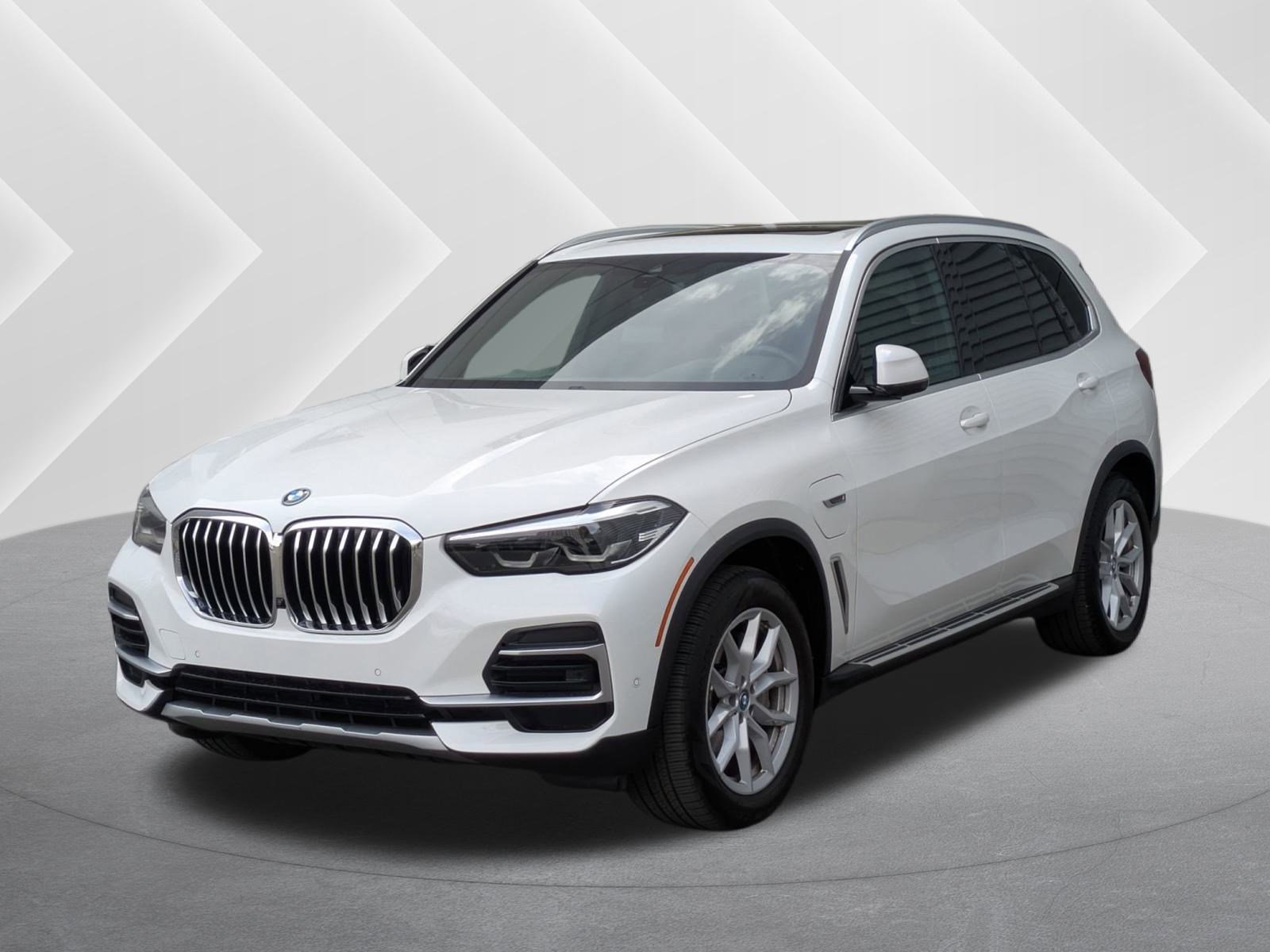 2023 BMW X5 45e's photo