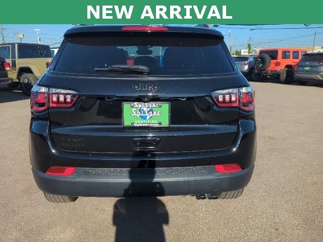 2022 Jeep Compass Altitude photo 2