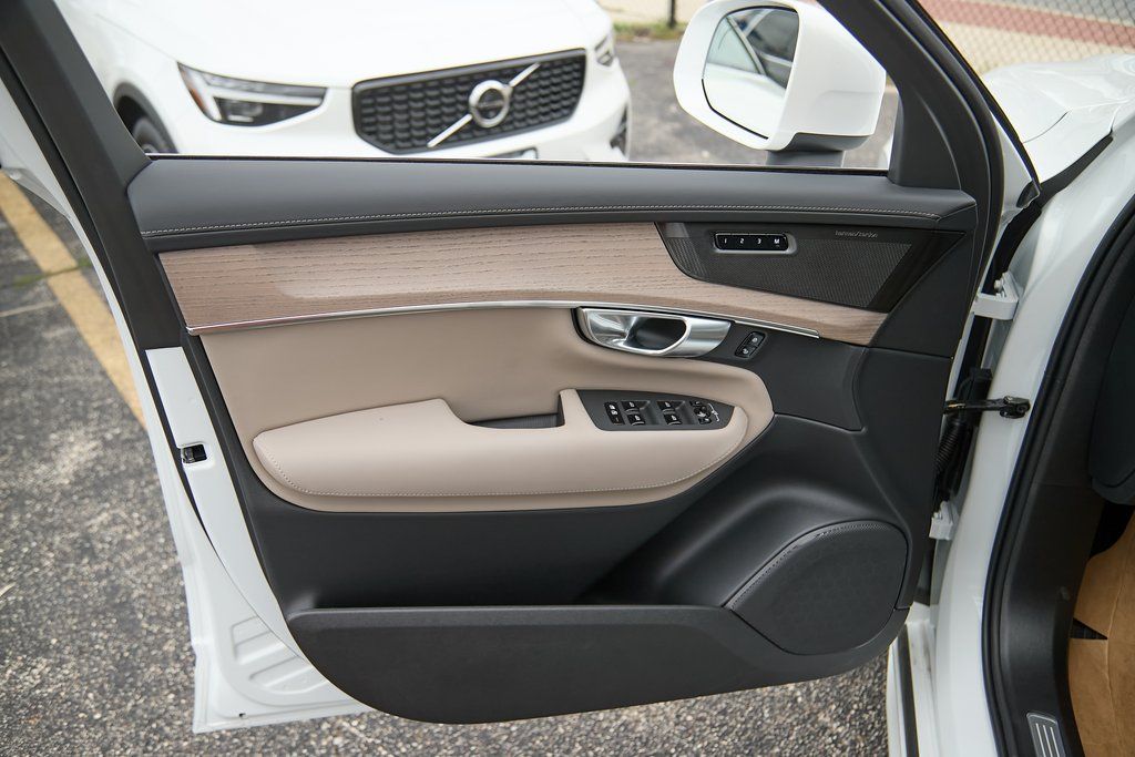2026 VOLVO XC90 - Image 9