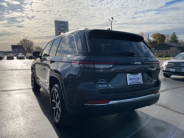 2024 Jeep Grand Cherokee Limited photo 2