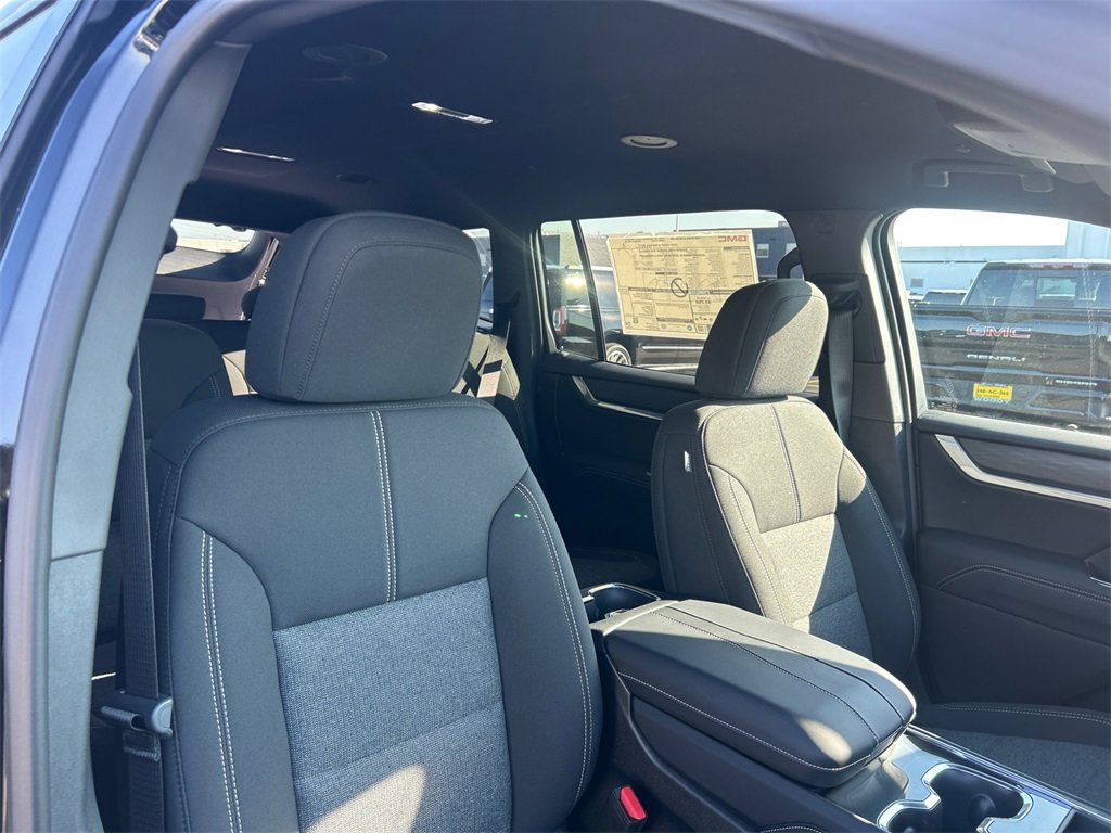 2026 GMC ACADIA - Image 35