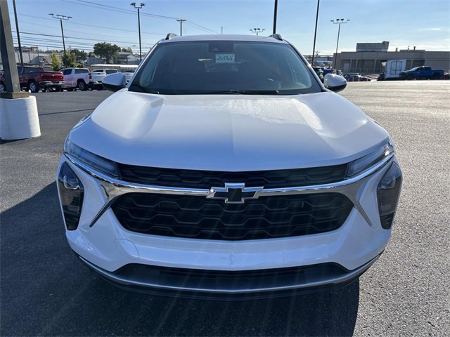 2026 Chevrolet Trax LT photo 8
