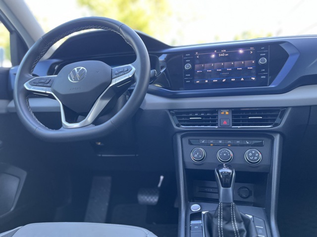 2022 Volkswagen Taos SE photo 3