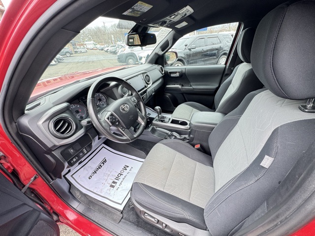2021 Toyota Tacoma TRD Off-Road photo 6