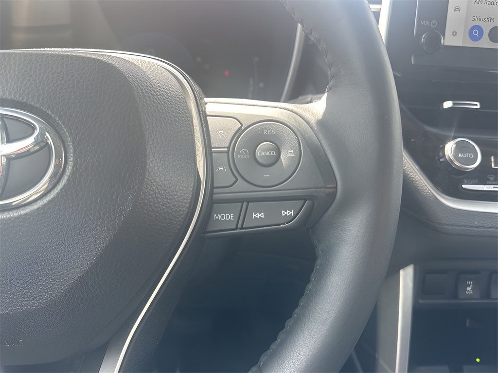 2024 Toyota Corolla Cross XLE photo 15