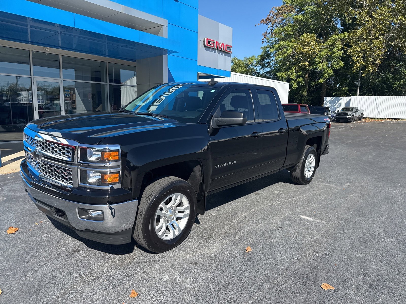 2015 Chevrolet Silverado 1500 LT photo 2
