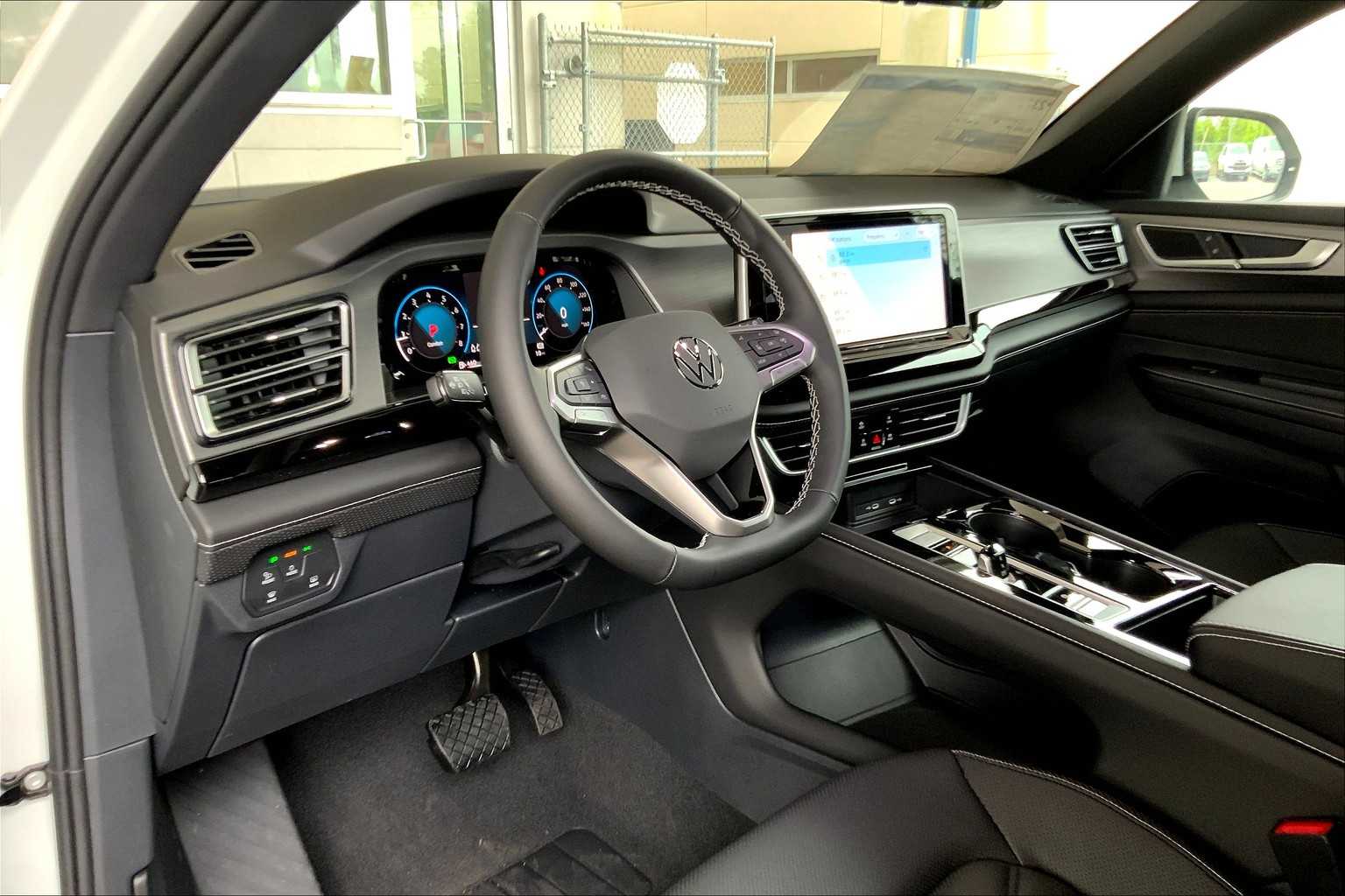 2025 Volkswagen Atlas Cross Sport SE Technology photo 7