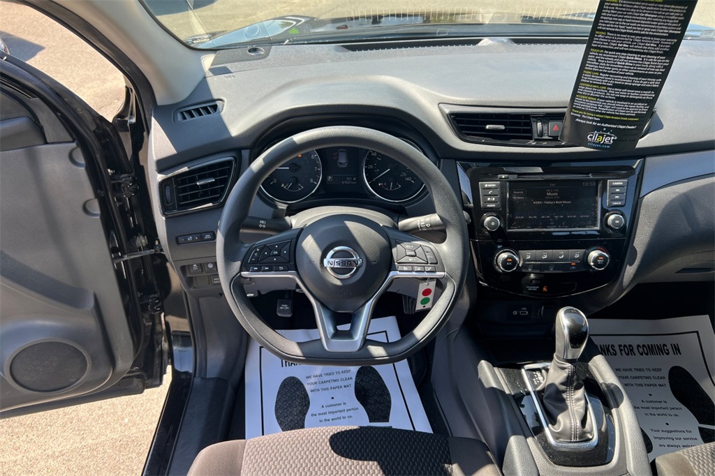 2022 Nissan Rogue Sport S photo 18