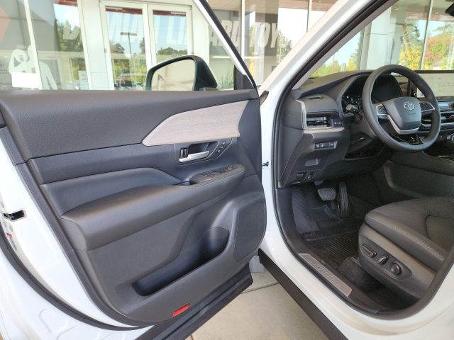 2025 Toyota Grand Highlander Limited AWD photo 9