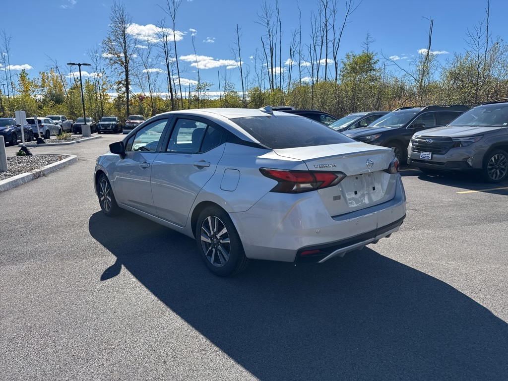 2021 Nissan Versa 1.6 SV photo 3