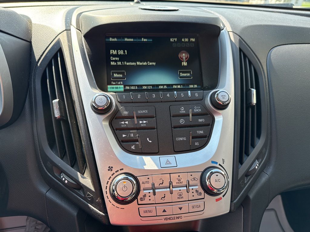 2017 Chevrolet Equinox LT photo 21