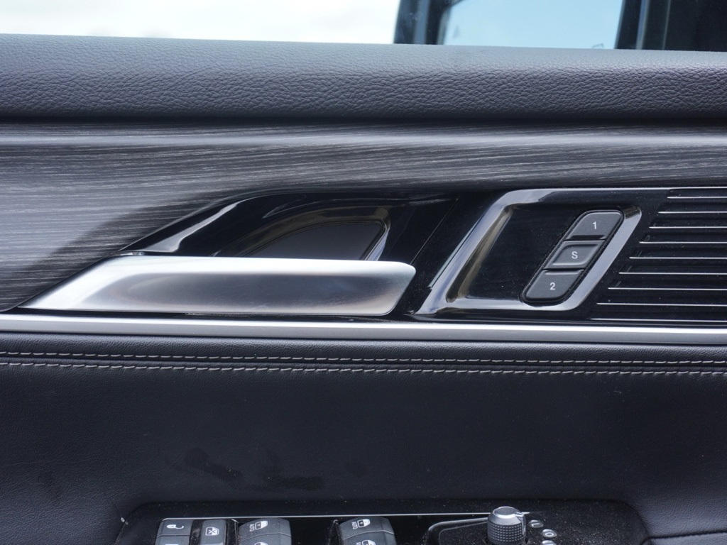 2024 Jeep Wagoneer Series II photo 11