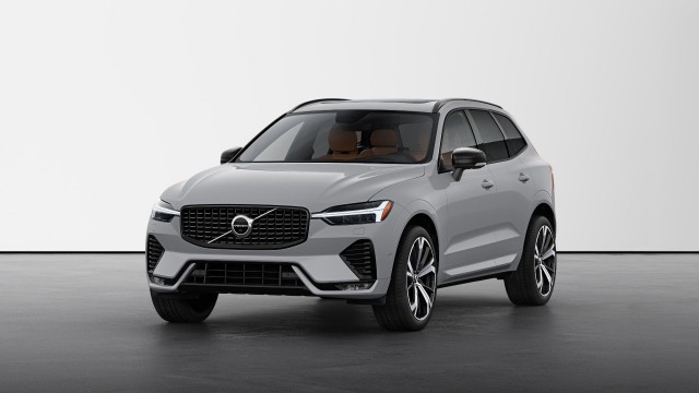 2025 Volvo XC60 Ultra Dark Theme
