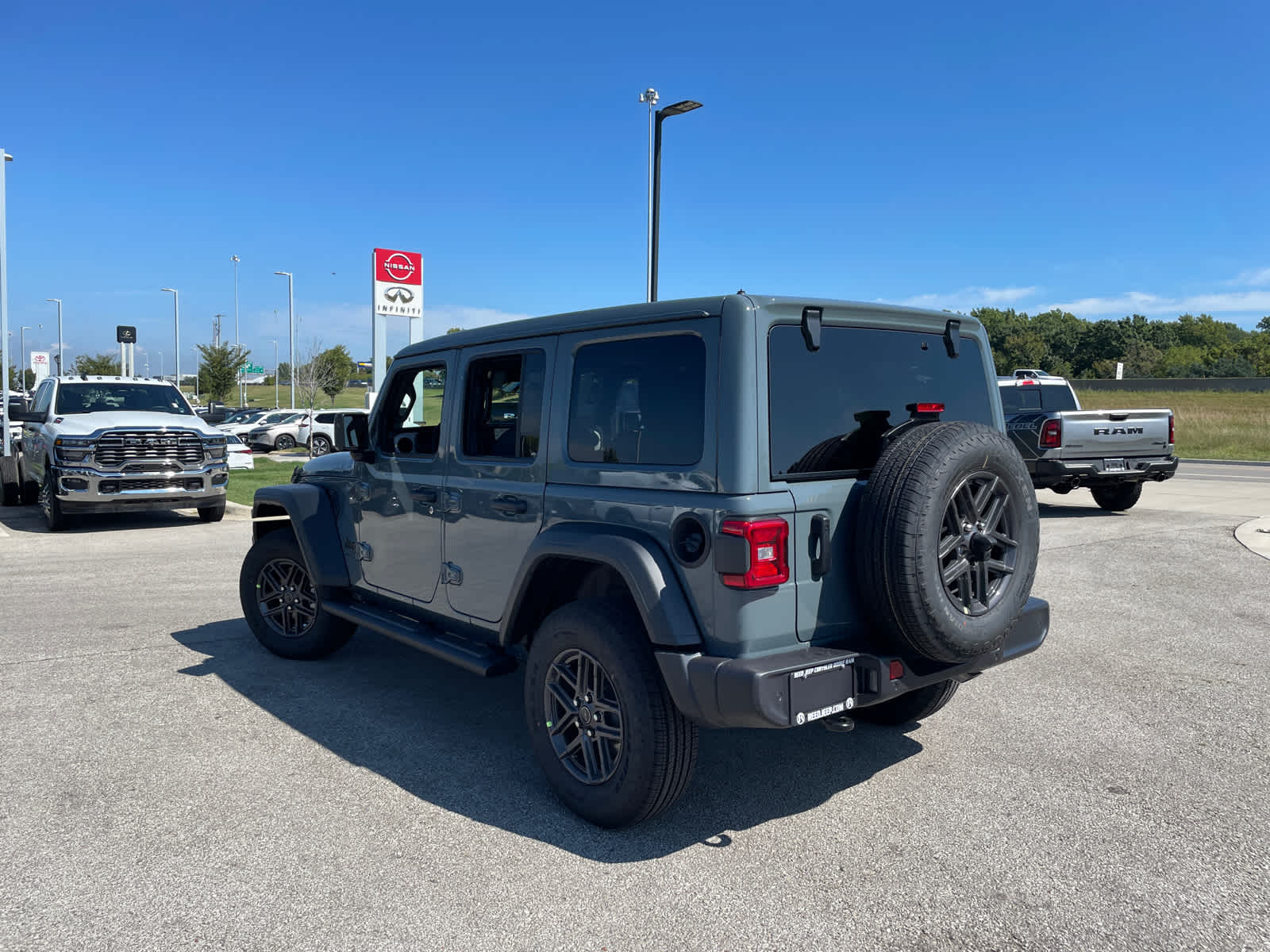 2025 Jeep Wrangler Sport S photo 7