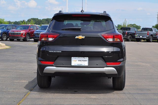 2026 Chevrolet Trailblazer LT photo 3