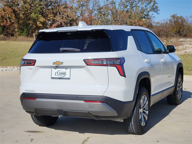 2026 Chevrolet Equinox LT photo 4