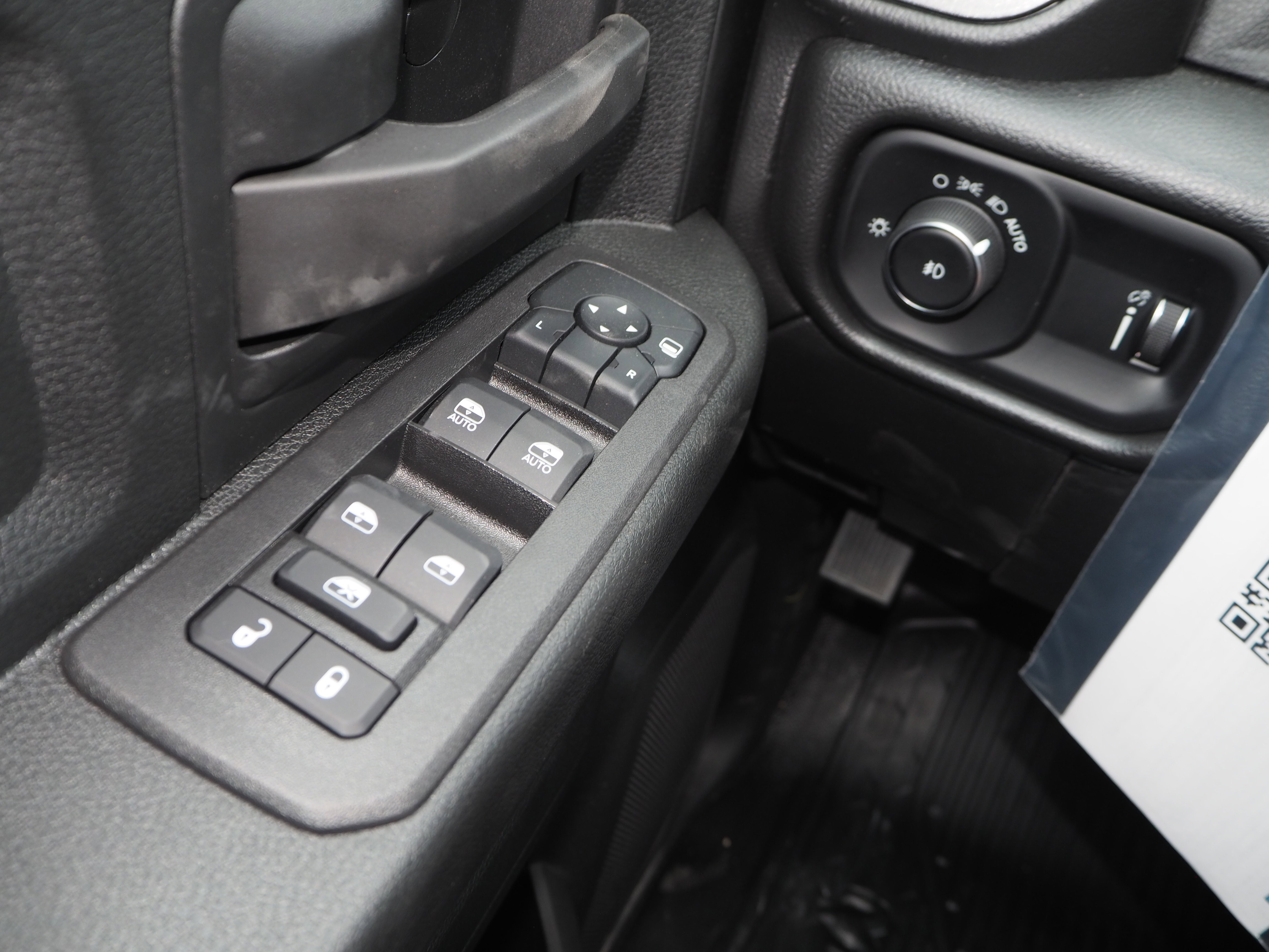 2025 Ram 3500 Tradesman photo 2