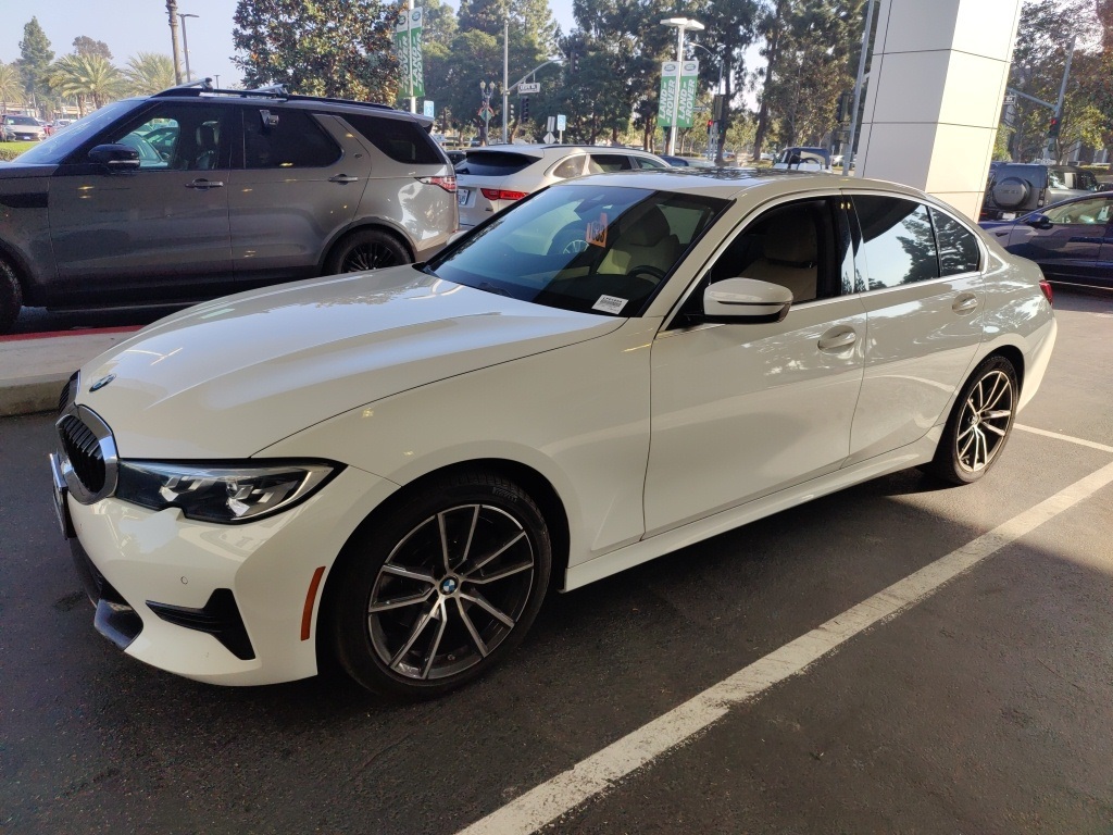 2019 BMW 3 Series 330i's photo