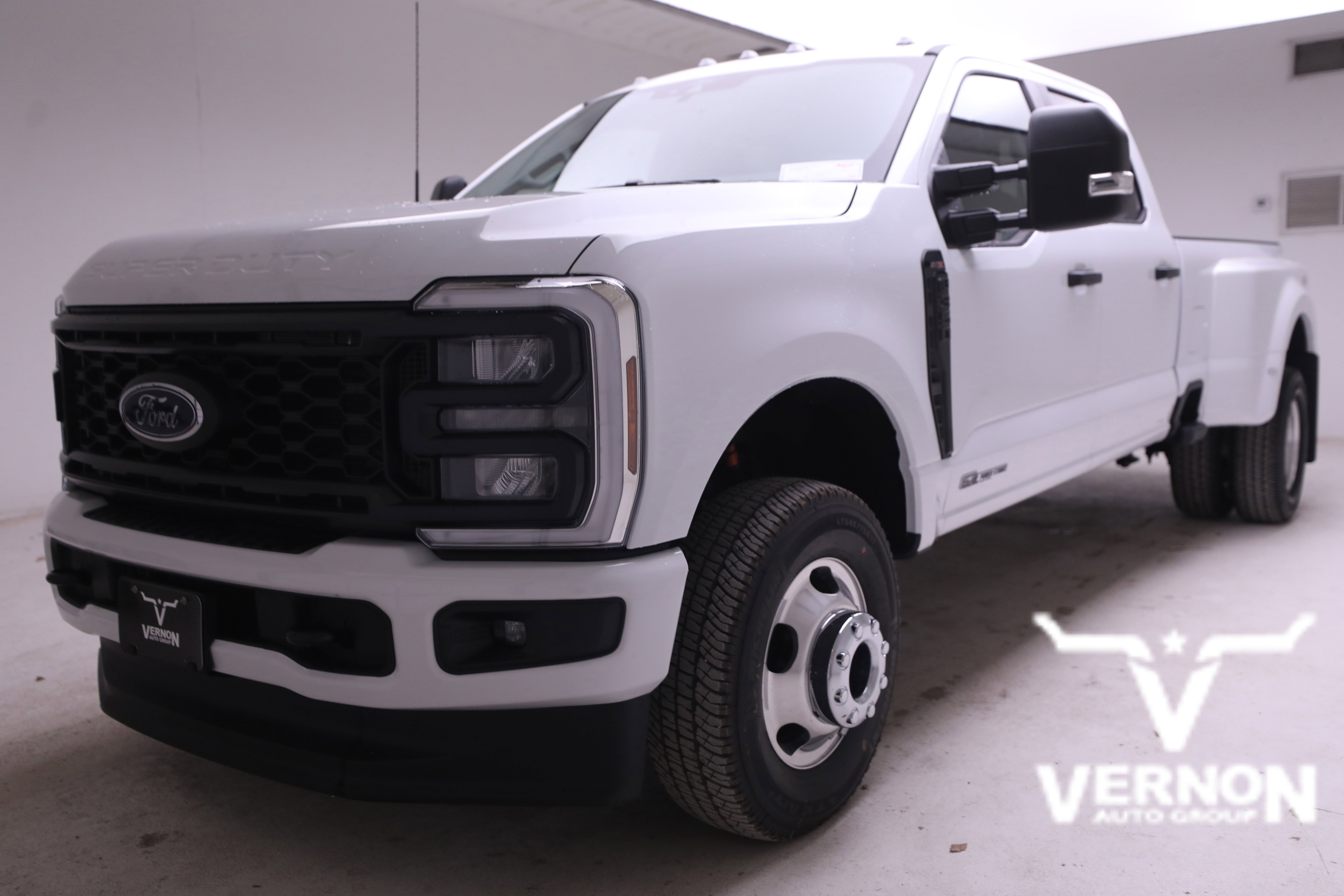 2026 Ford F-350 Super Duty XL's photo