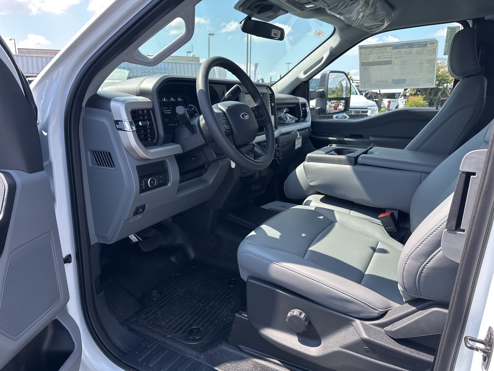 2025 Ford F-350 photo 14