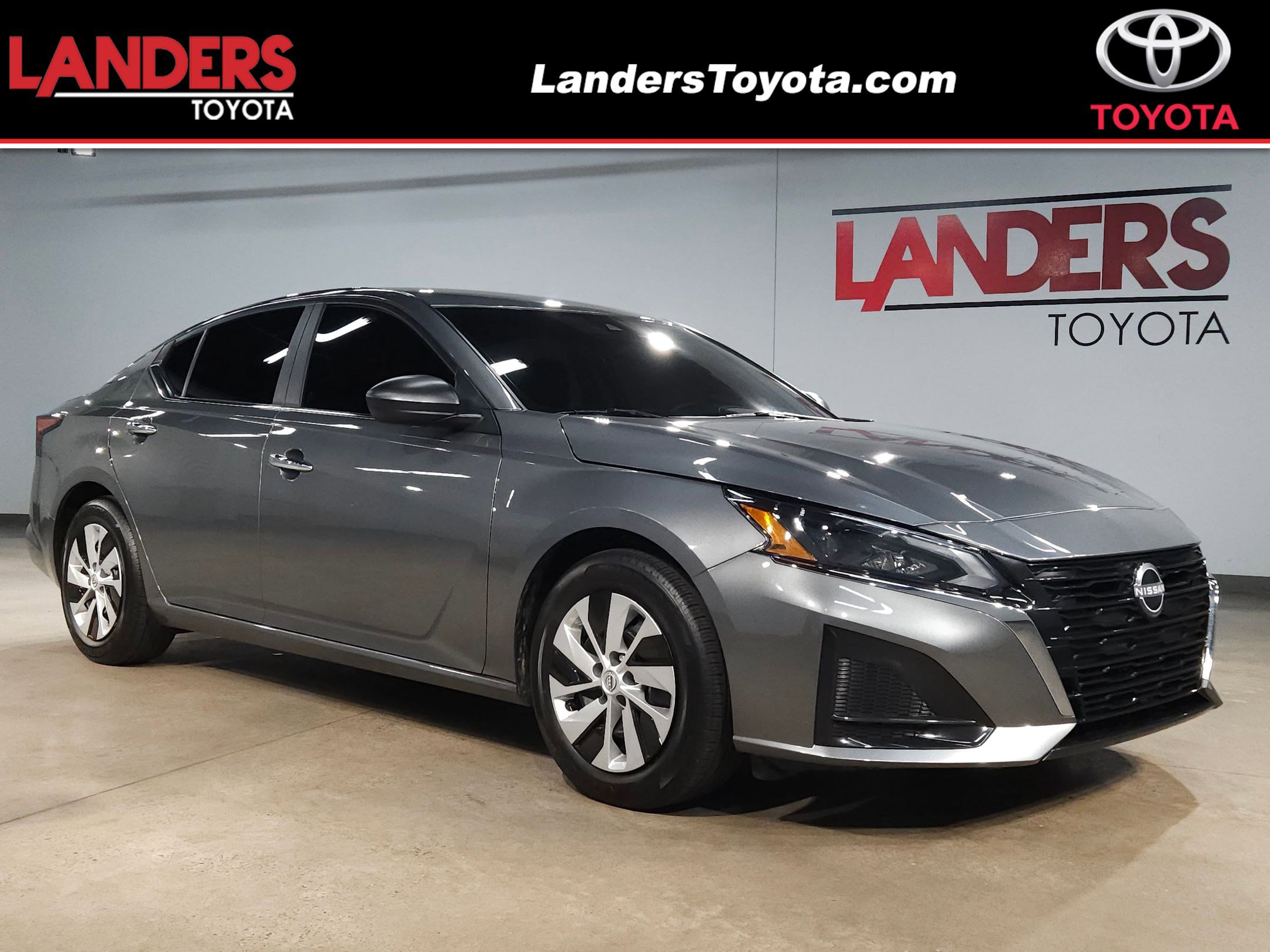 2025 Nissan Altima S's photo