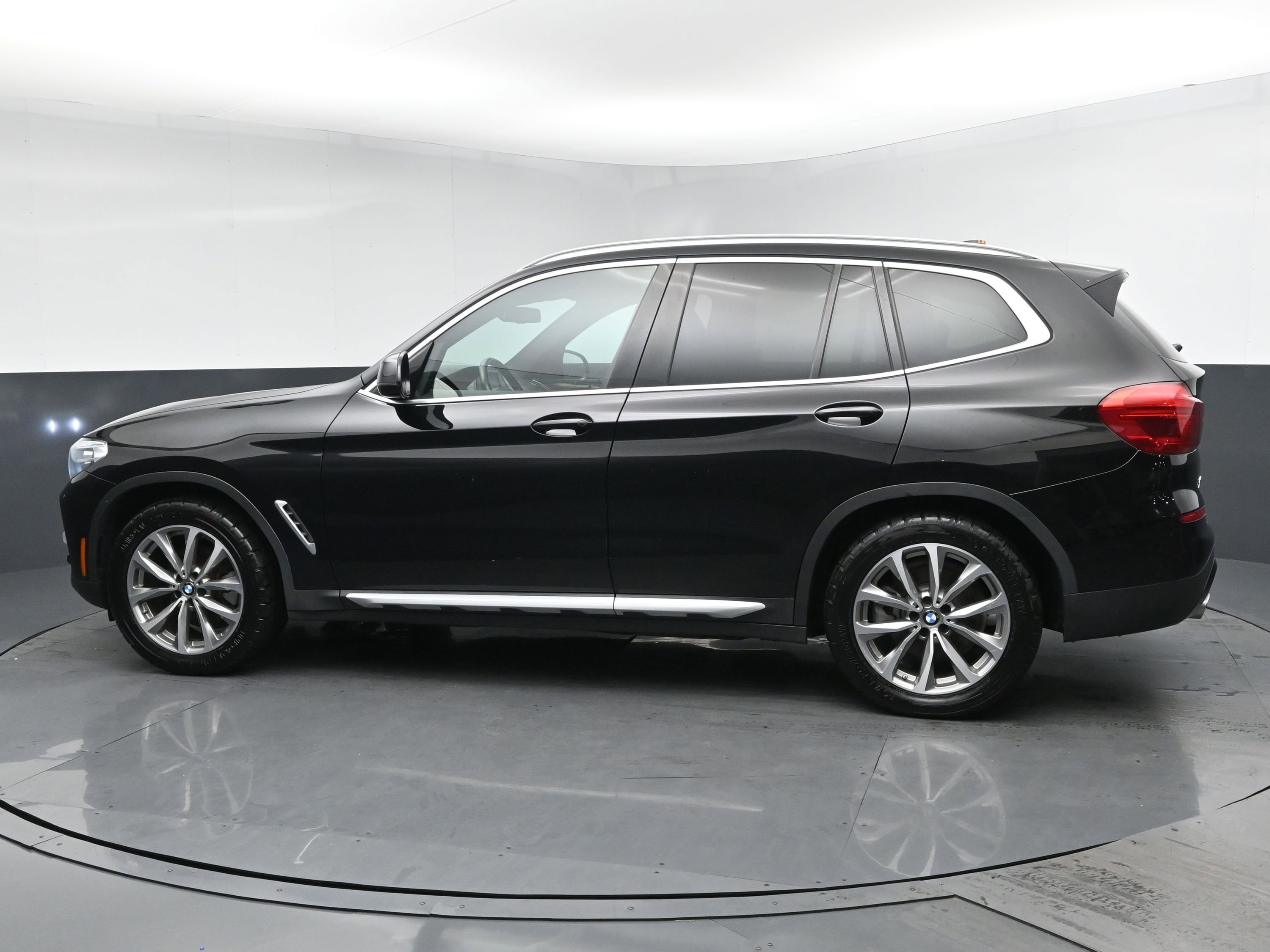 Used 2019 BMW X3 30i with VIN 5UXTR7C5XKLF36347 for sale in Freeport, NY