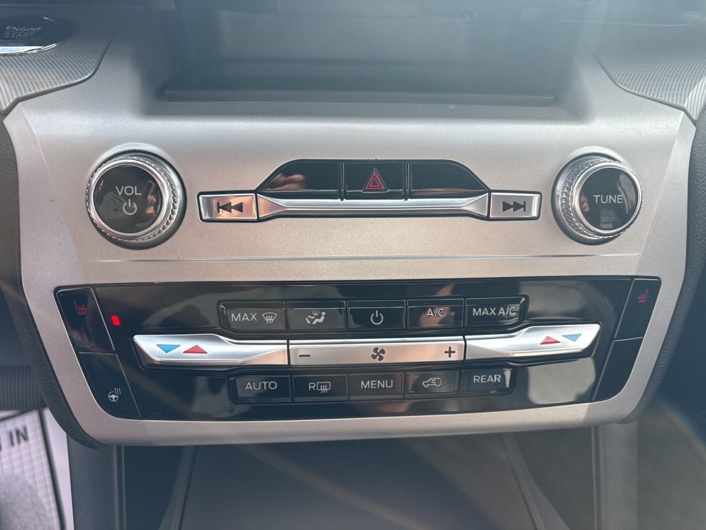 2022 Ford Explorer XLT photo 16