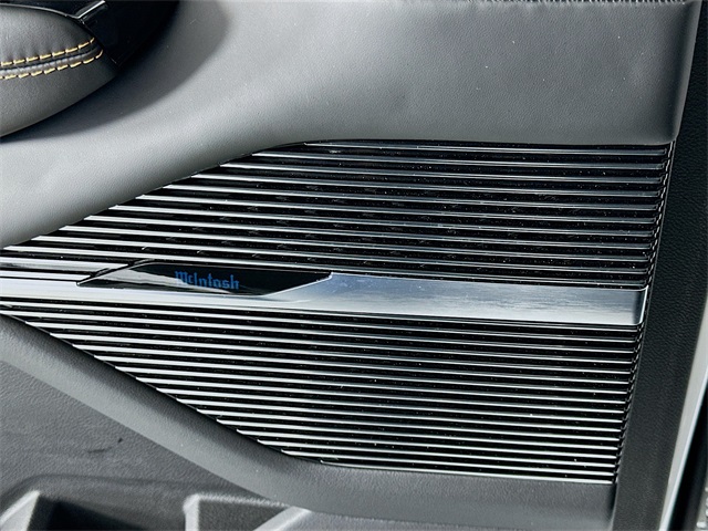 2024 Jeep Wagoneer L Series III photo 18