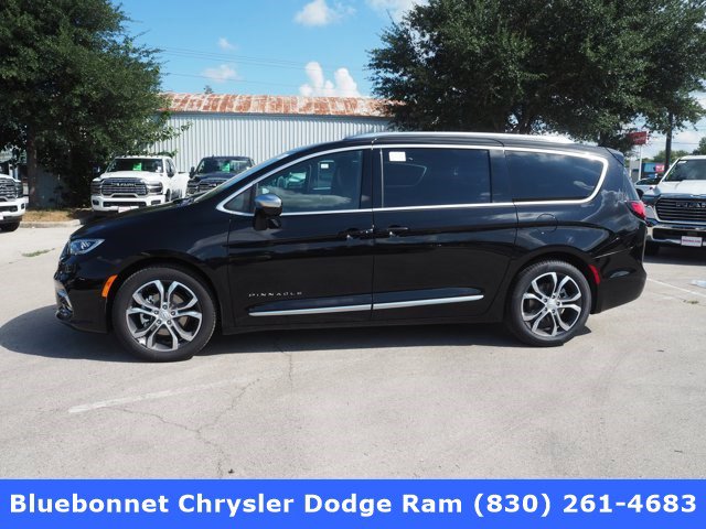 2026 Chrysler Pacifica Pinnacle's photo