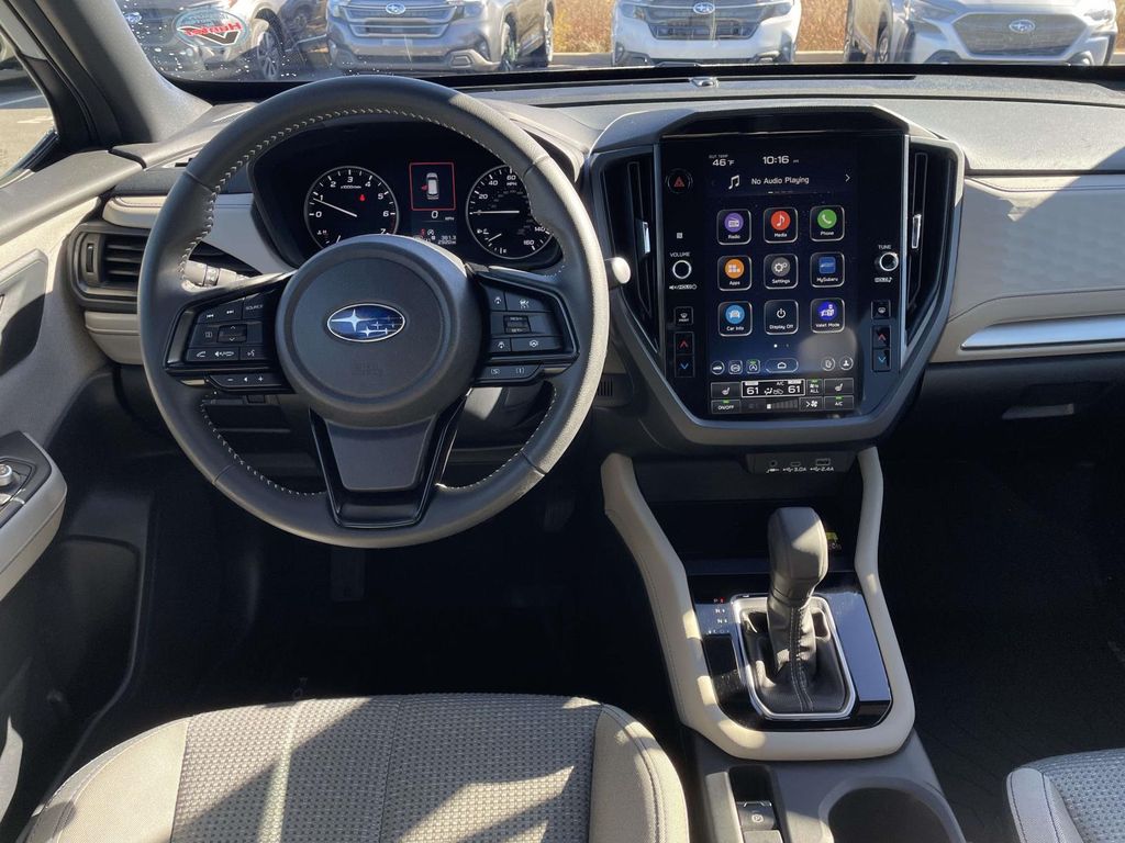 2025 Subaru Forester Premium photo 3