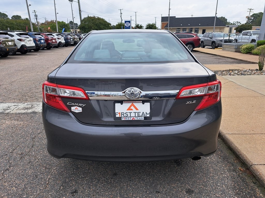 2012 Toyota Camry XLE photo 2