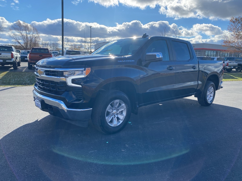 2025 Chevrolet Silverado 1500 LT photo 3