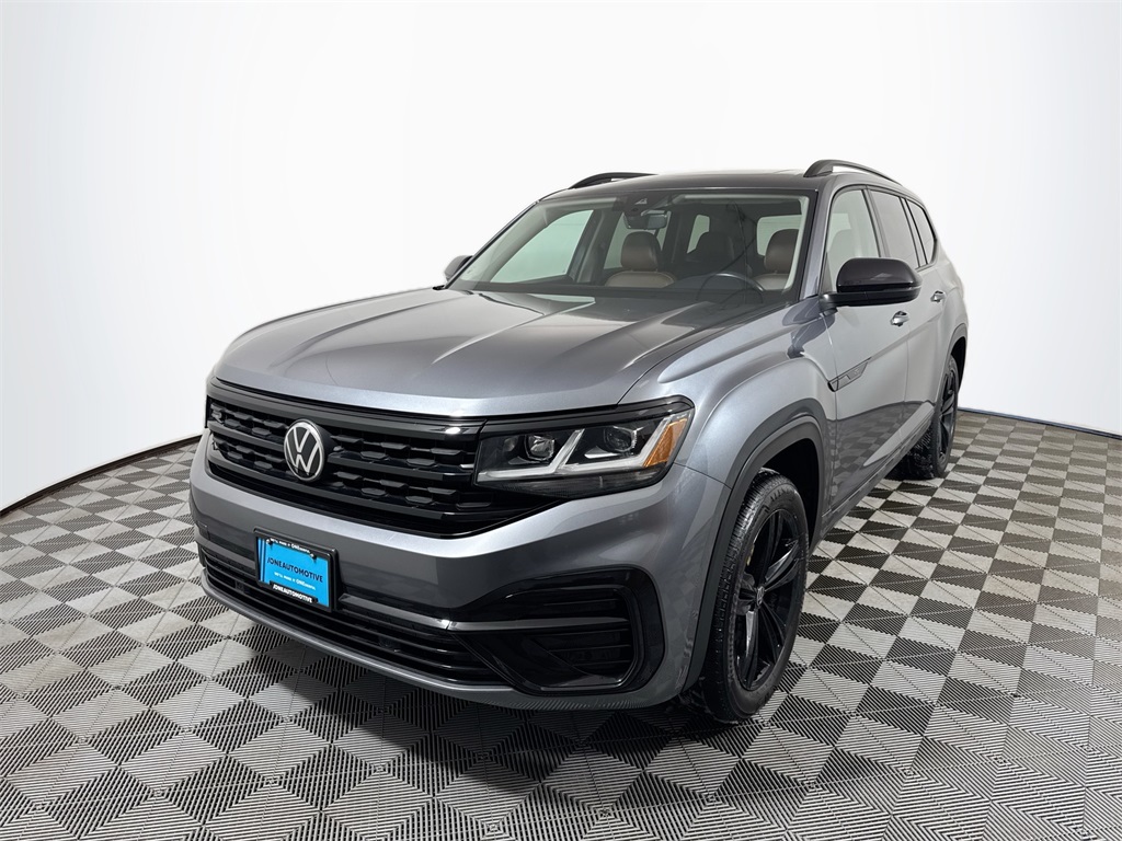 2023 Volkswagen Atlas SEL R-Line Black's photo