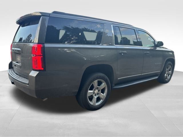 2016 Chevrolet Suburban LT photo 11
