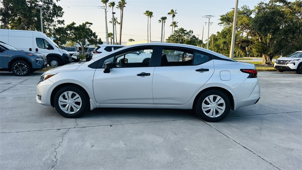 2025 Nissan Versa S photo 4