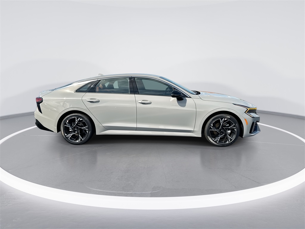 2026 Kia K5 GT-Line photo 9