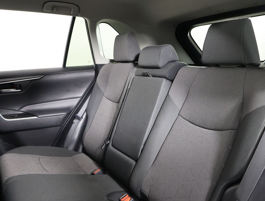 2024 Toyota RAV4 XLE photo 12