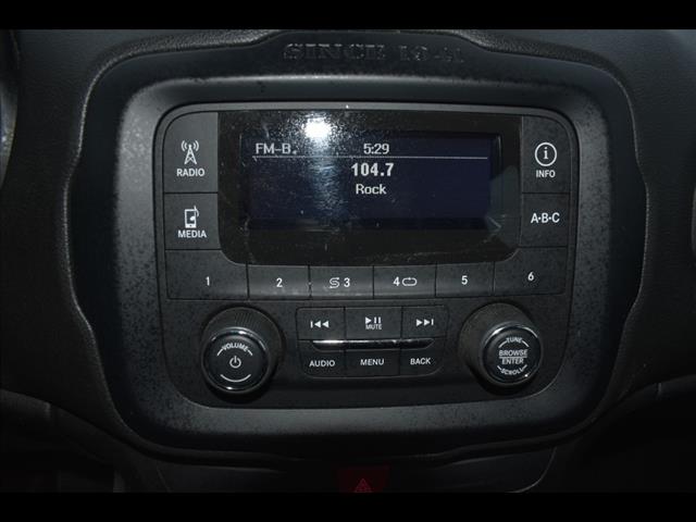 2017 Jeep Renegade Sport photo 13