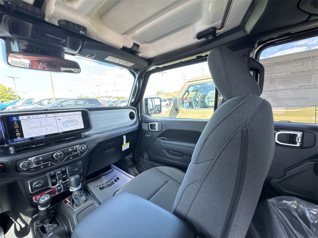 2025 Jeep Gladiator Willys photo 10