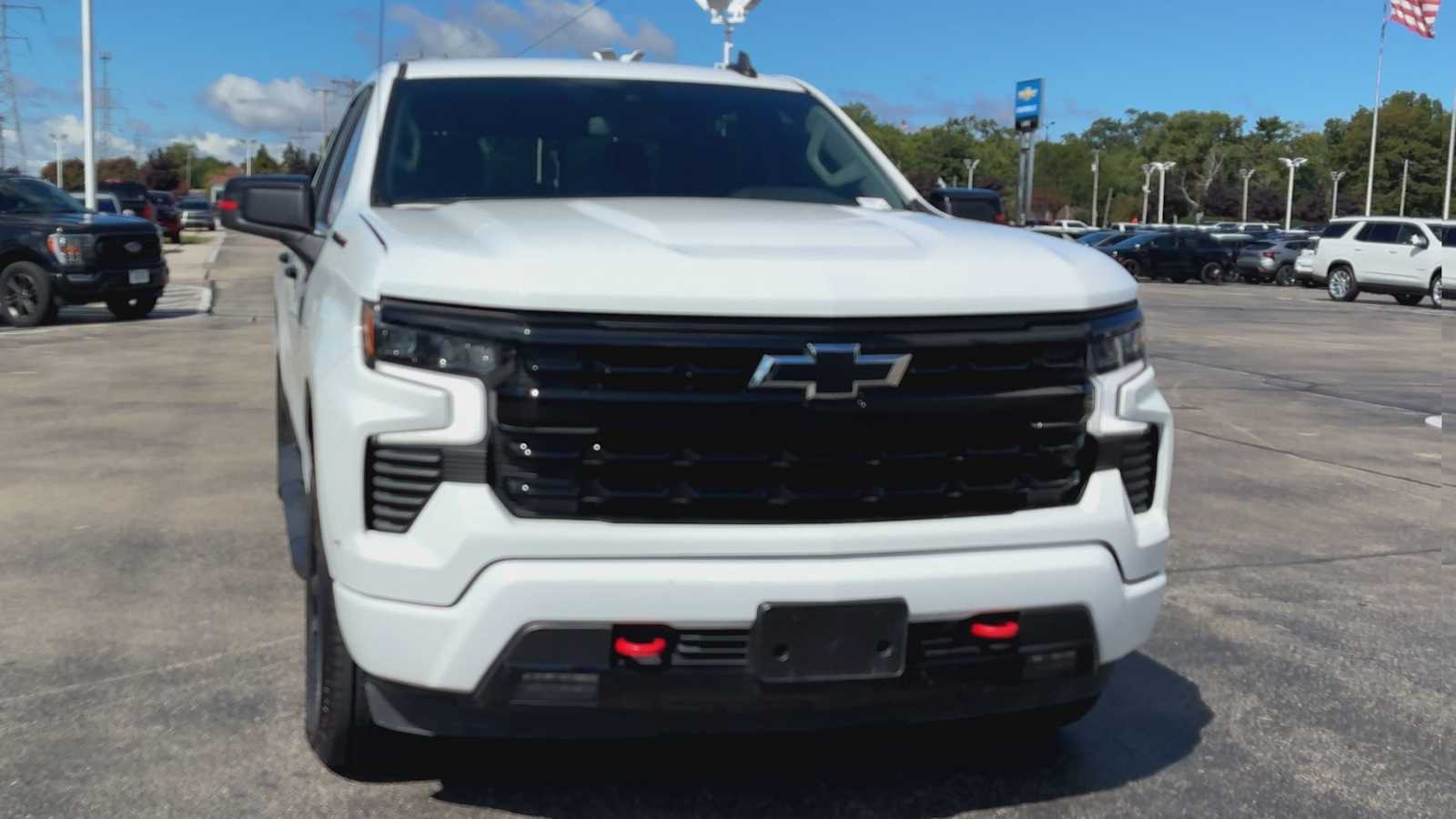 2023 Chevrolet Silverado 1500 RST photo 2