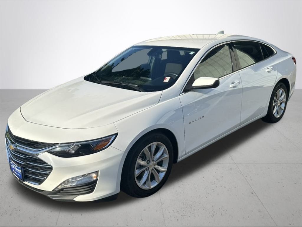 2022 Chevrolet Malibu 1LT photo 2