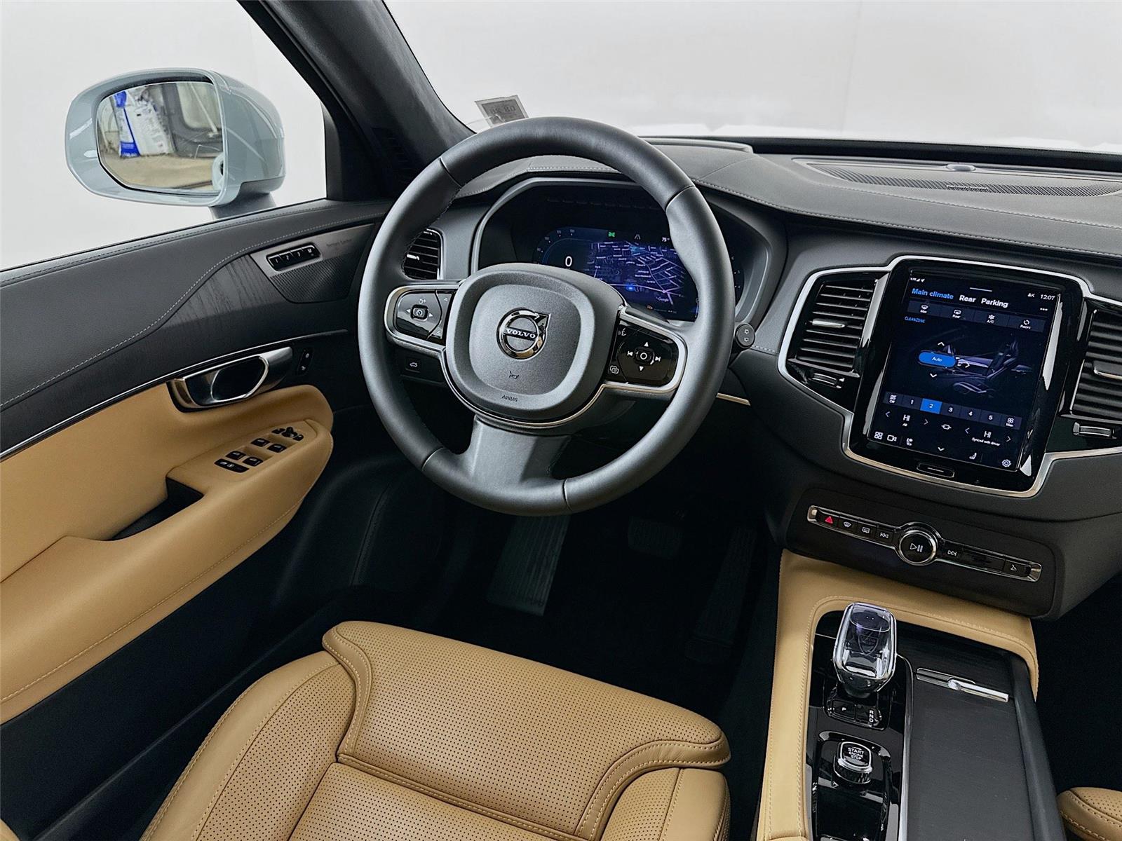 2025 Volvo XC90 photo 24