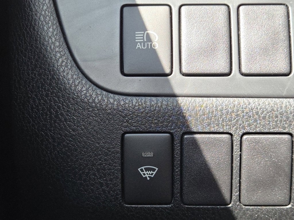 2019 Toyota Highlander LE Plus photo 8
