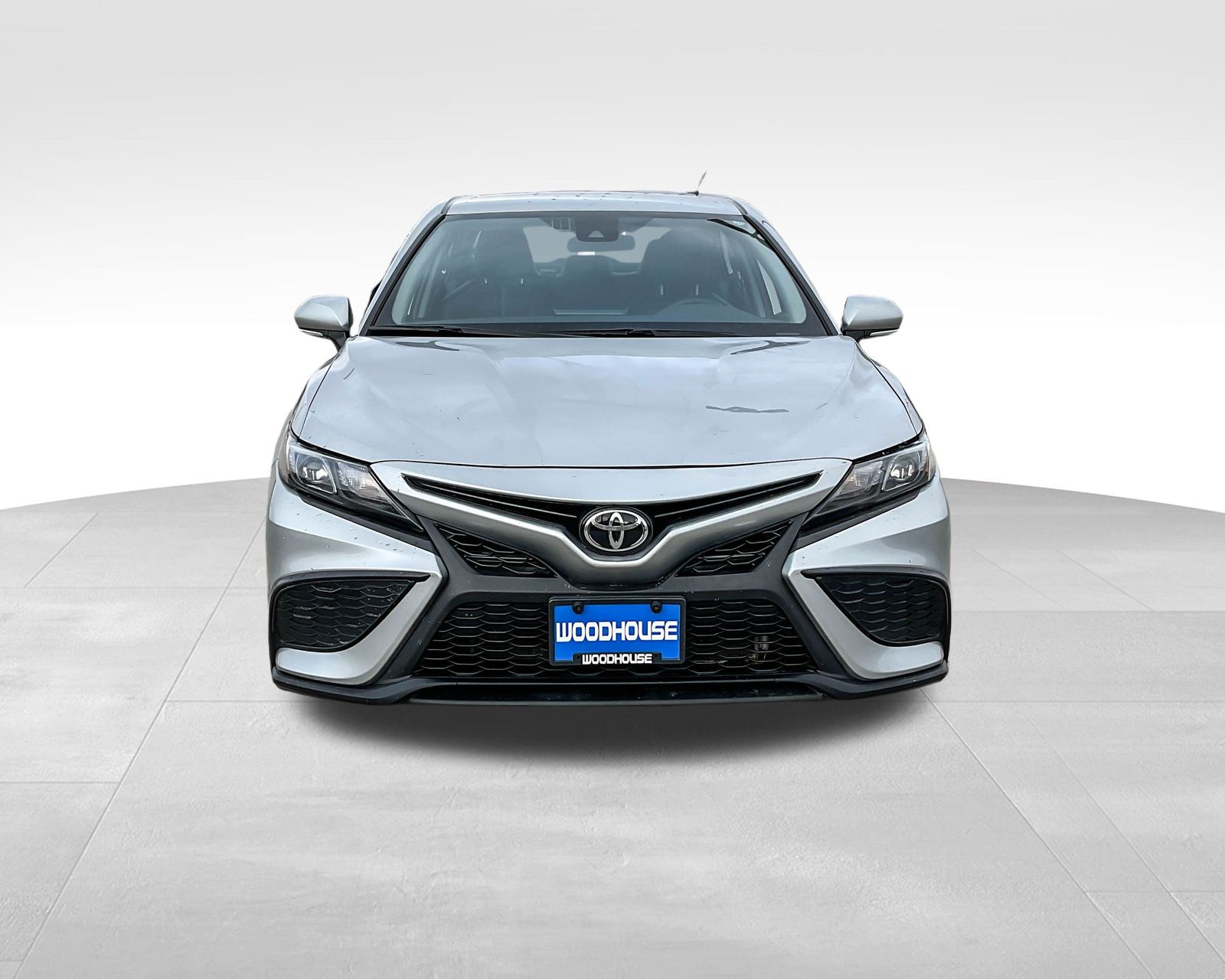 2022 Toyota Camry SE photo 2