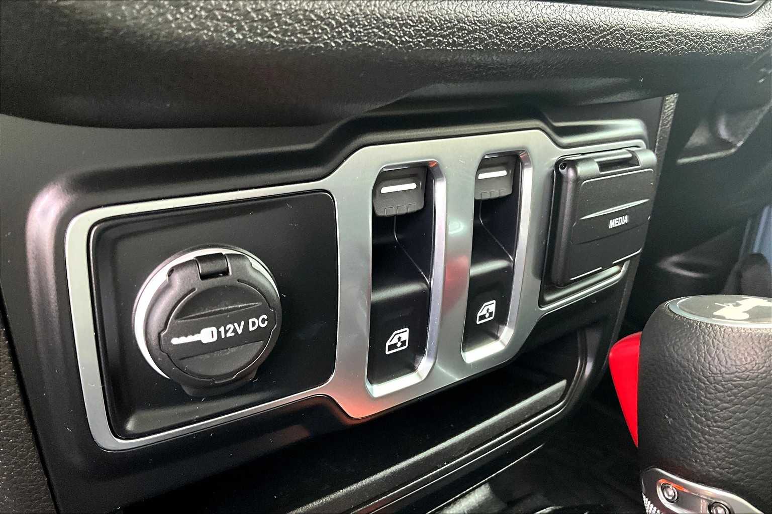 2025 Jeep Wrangler Sport photo 27