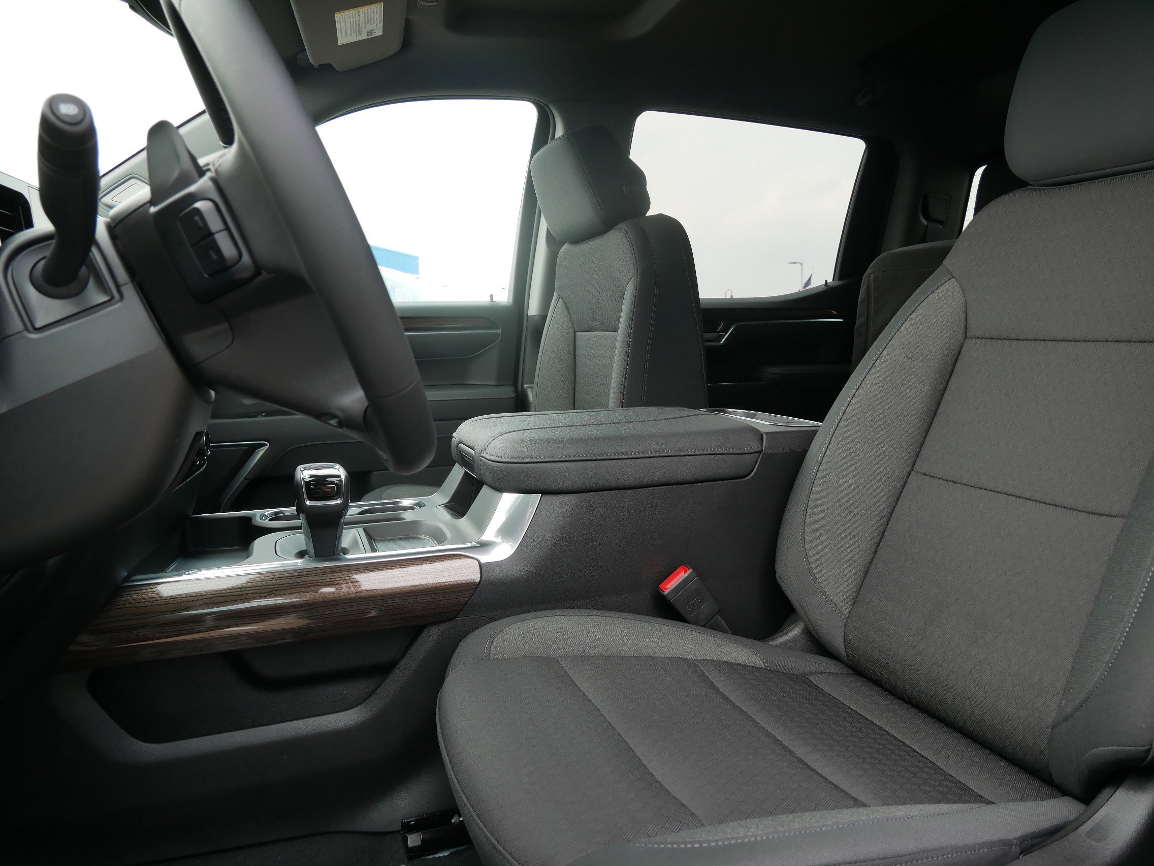 2026 Chevrolet Silverado 1500 LT photo 4