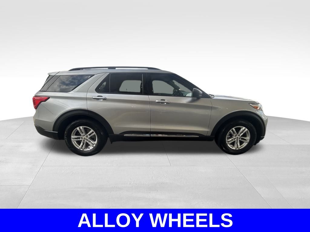 2020 Ford Explorer XLT photo 3