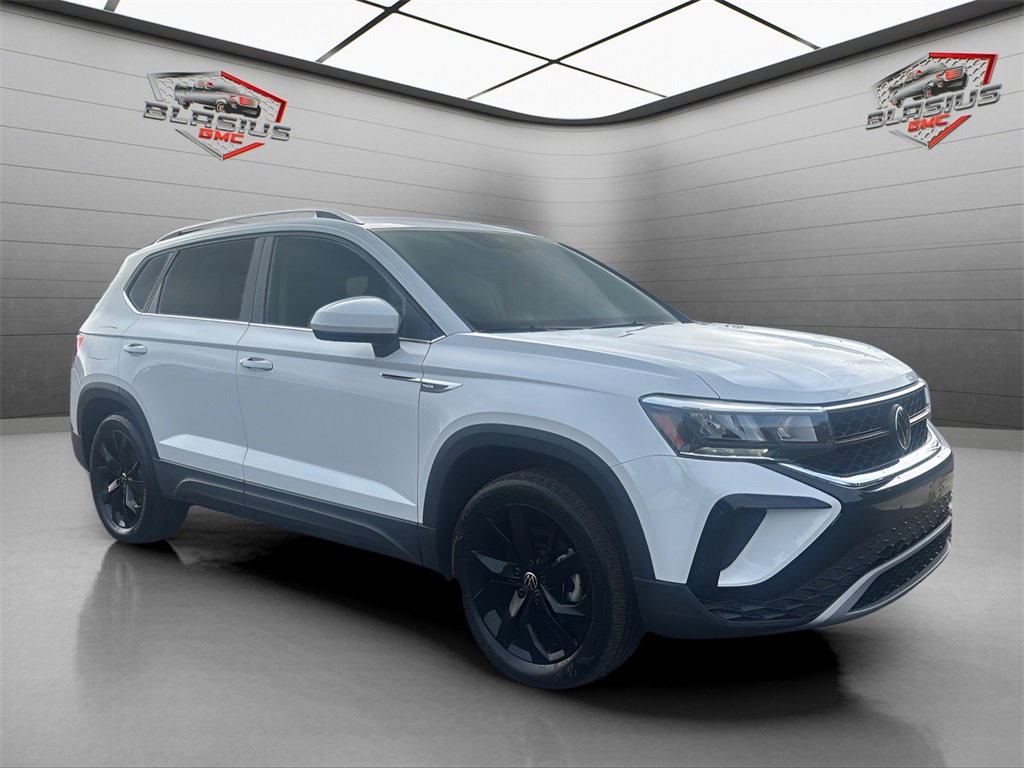 2023 Volkswagen Taos SE photo 6